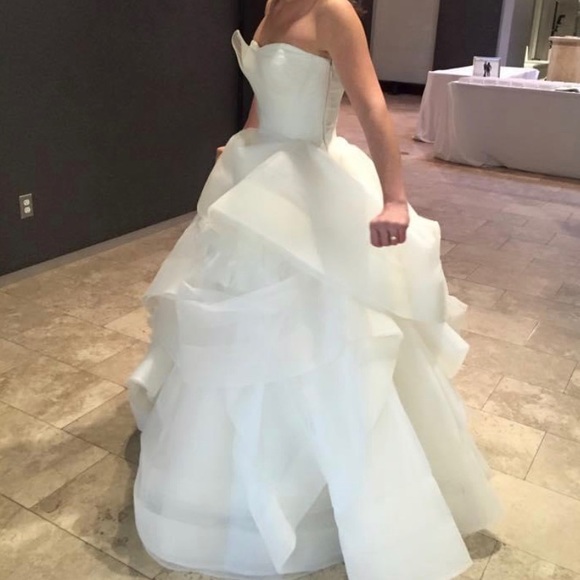 Vera Wang ‘Katherine’ Dress! - Picture 3 of 7